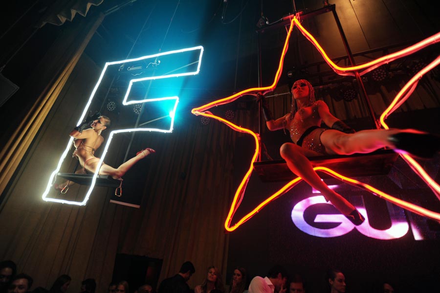 David Guetta Fuck me I'm Famous Neon LED Bulbe 1
